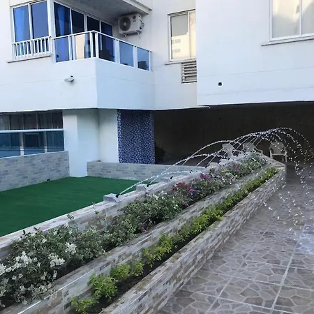 Apartamento Comodo Apartaestudio, En Sector El Laguito